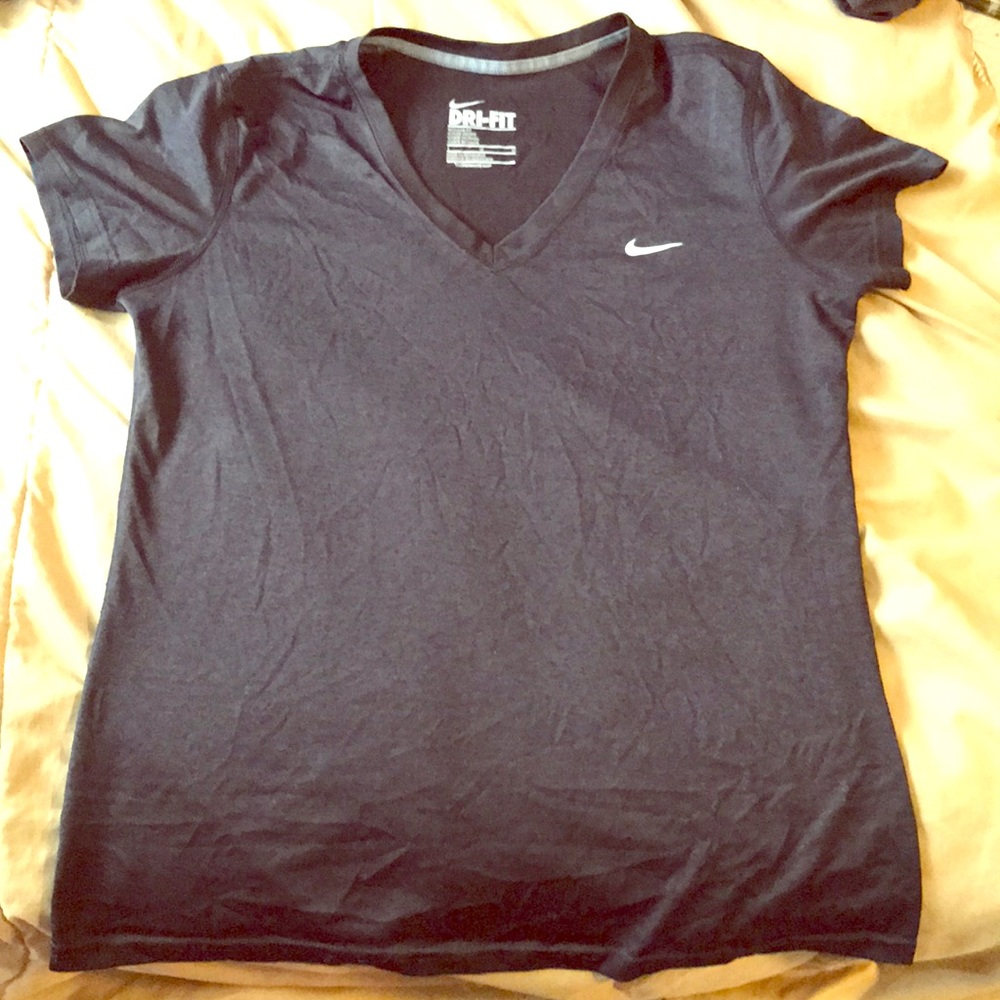 Nike women’s V neck active shirt